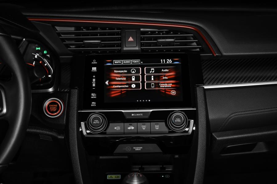 Детали интерьера Honda Civic Si Coupe (FC) 2020 года  (LA) (фото 43 из 43)